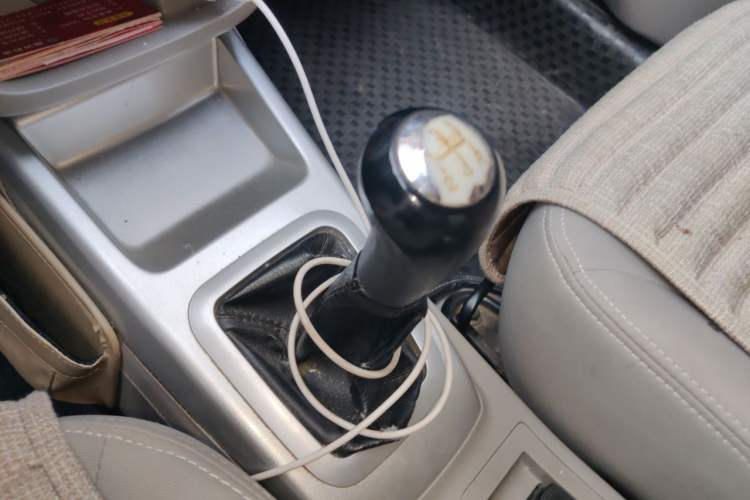 Used CHANGAN Alsvin V3 2012 1.3L Manual Comfort Version China IV Standard Gear Lever