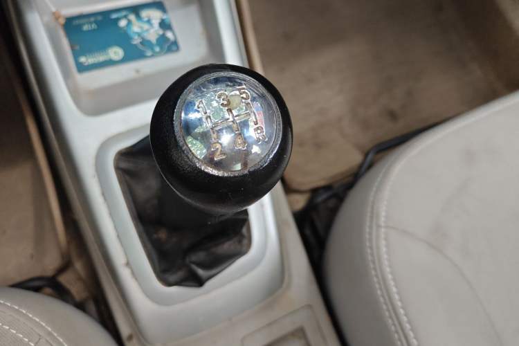 Used CHANGAN Alsvin V3 2012 1.3L Manual Comfort Version China IV Standard Gear Lever