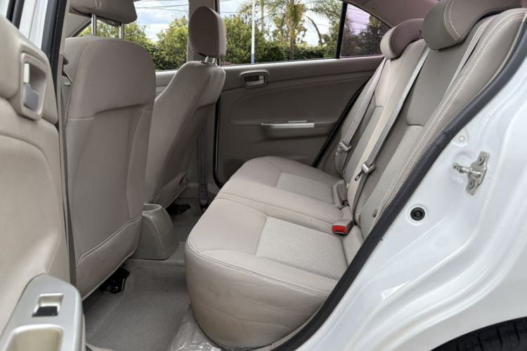 Used CHANGAN Alsvin V3 2012 1.3L Manual Comfort Version China IV Standard Interior 5