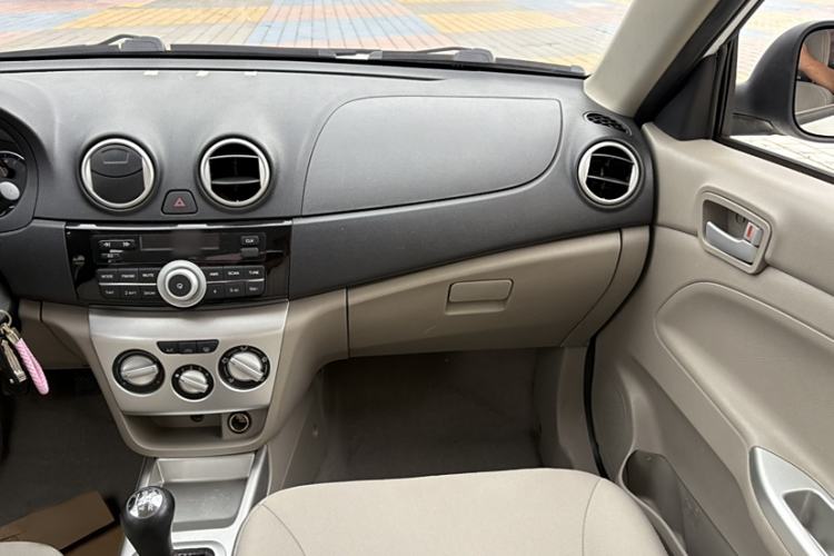 Used CHANGAN Alsvin V3 2012 1.3L Manual Comfort Version China IV Standard Interior 8