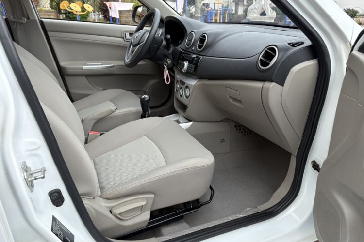 Used CHANGAN Alsvin V3 2012 1.3L Manual Comfort Version China IV Standard Interior 9