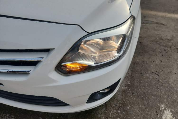 Used CHANGAN Alsvin V3 2012 1.3L Manual Comfort Version China IV Standard Left Front Headlight