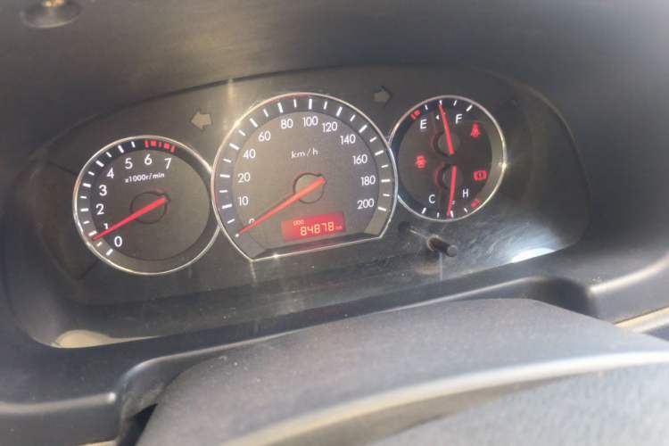 Used CHANGAN Alsvin V3 2012 1.3L Manual Comfort Version China IV Standard Odometer Close Up