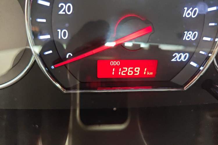 Used CHANGAN Alsvin V3 2012 1.3L Manual Luxury Version China IV Standard Odometer Close Up