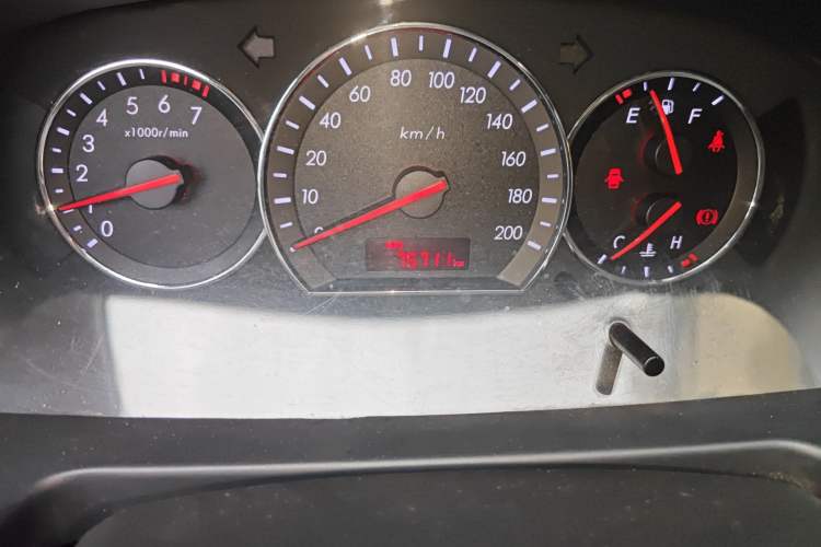 Used CHANGAN Alsvin V3 2012 1.3L Manual Comfort Version China IV Standard Odometer Close Up
