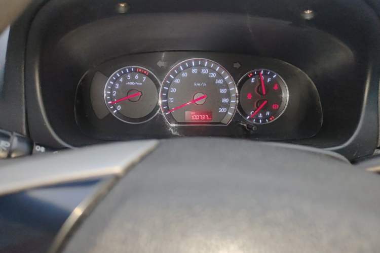 Used CHANGAN Alsvin V3 2012 1.3L Manual Comfort Version China IV Standard Odometer Close Up