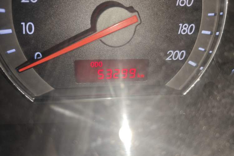 Used CHANGAN Alsvin V3 2012 1.3L Manual Luxury Version China IV Standard Odometer Close Up