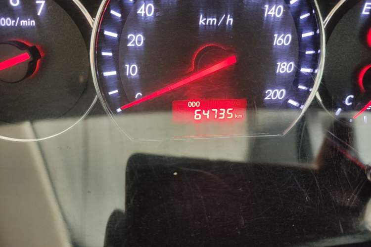 Used CHANGAN Alsvin V3 2012 1.3L Manual Comfort Version China IV Standard Odometer Close Up