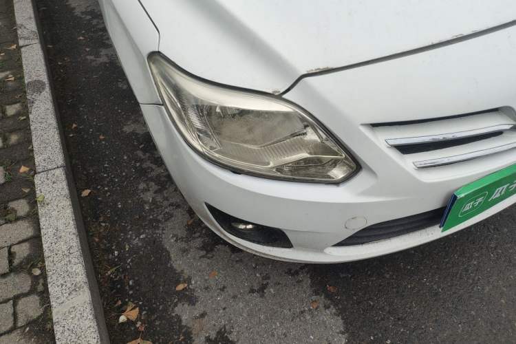 Used CHANGAN Alsvin V3 2012 1.3L Manual Comfort Version China IV Standard Right Front Headlight