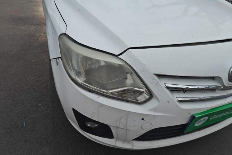 Used CHANGAN Alsvin V3 2012 1.3L Manual Luxury Version China IV Standard Right Front Headlight