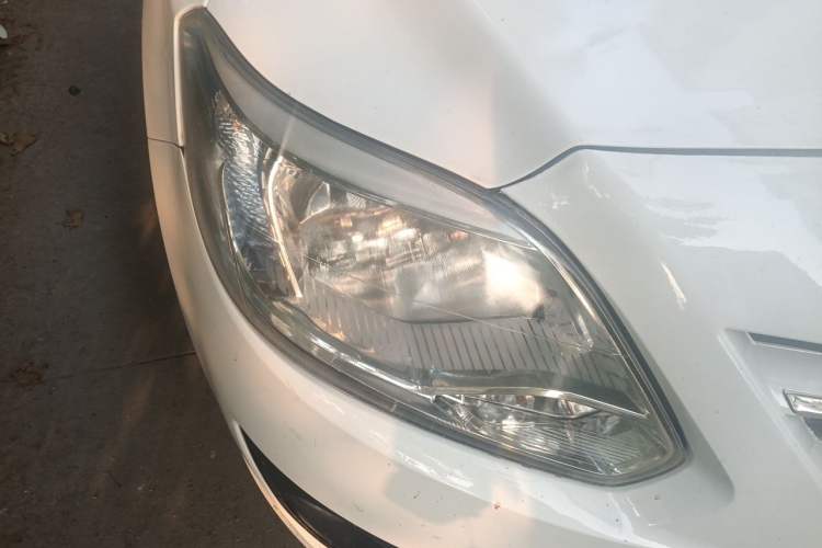 Used CHANGAN Alsvin V3 2012 1.3L Manual Luxury Version China IV Standard Right Front Headlight