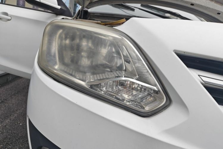 Used CHANGAN Alsvin V3 2012 1.3L Manual Luxury Version China IV Standard Right Front Headlight