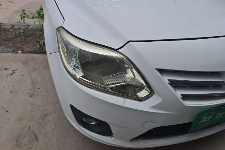 Used CHANGAN Alsvin V3 2012 1.3L Manual Comfort Version China IV Standard Right Front Headlight