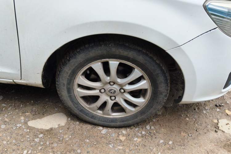 Used CHANGAN Alsvin V3 2012 1.3L Manual Luxury Version China IV Standard Right Front Wheel Hub