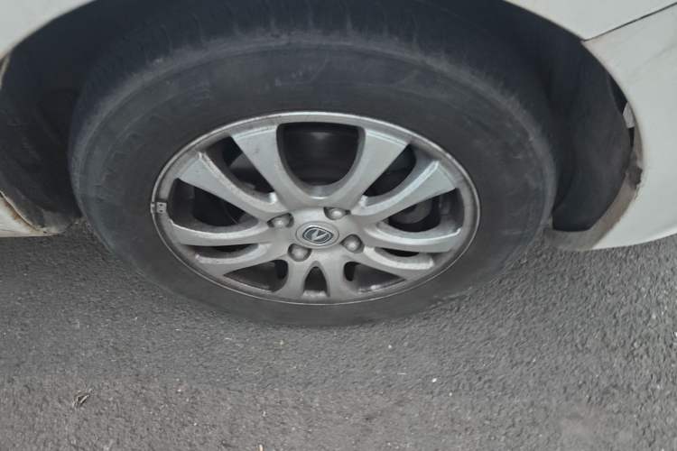 Used CHANGAN Alsvin V3 2012 1.3L Manual Luxury Version China IV Standard Right Front Wheel Hub