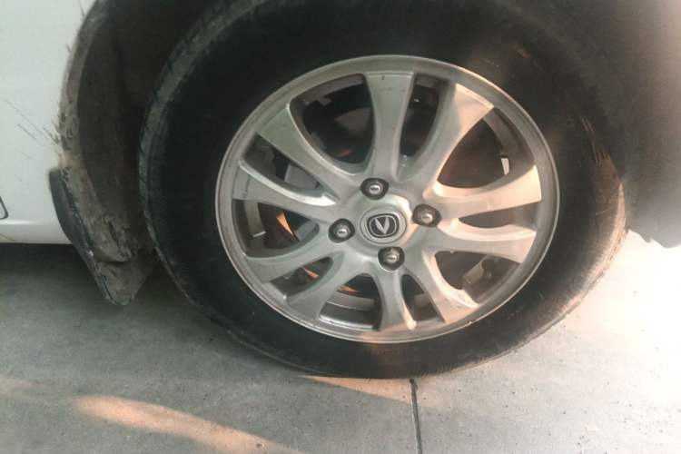 Used CHANGAN Alsvin V3 2012 1.3L Manual Luxury Version China IV Standard Right Front Wheel Hub