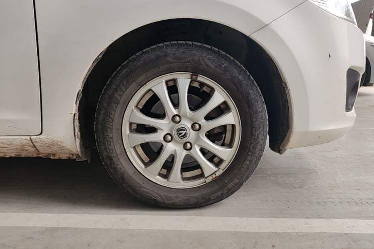 Used CHANGAN Alsvin V3 2012 1.3L Manual Comfort Version China IV Standard Right Front Wheel Hub