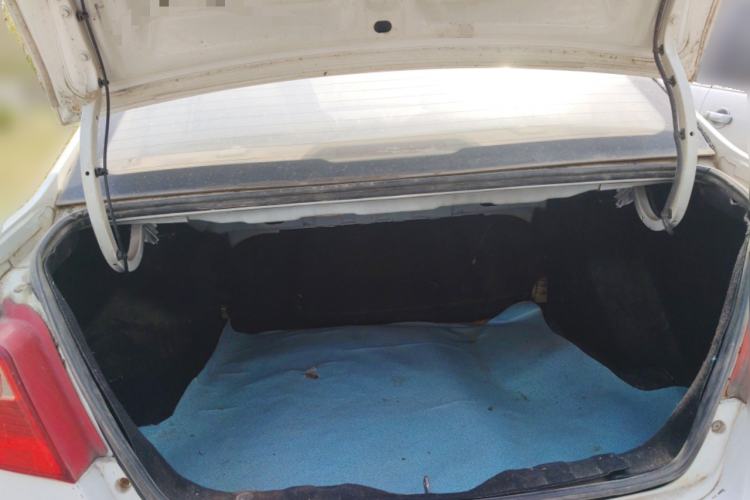 Used CHANGAN Alsvin V3 2012 1.3L Manual Comfort Version China IV Standard Trunk