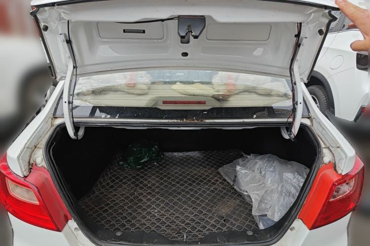 Used CHANGAN Alsvin V3 2012 1.3L Manual Comfort Version China IV Standard Trunk