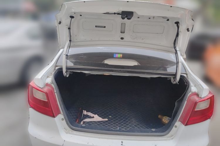Used CHANGAN Alsvin V3 2012 1.3L Manual Comfort Version China IV Standard Trunk