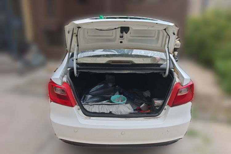 Used CHANGAN Alsvin V3 2012 1.3L Manual Comfort Version China IV Standard Trunk