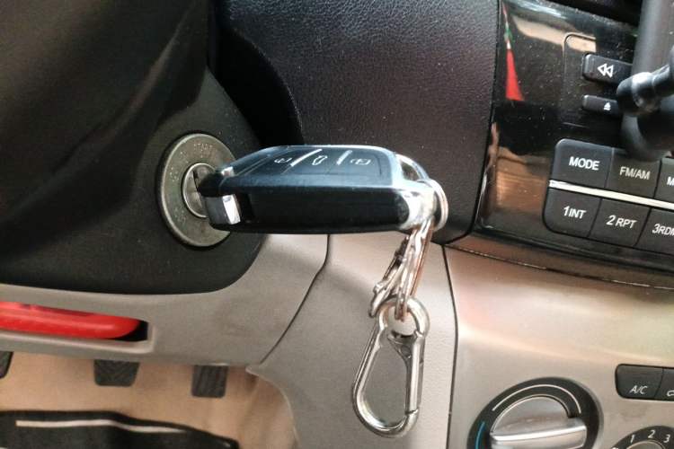 Used CHANGAN Alsvin V3 2012 1.3L Manual Luxury Version China IV Standard Vehicle Key