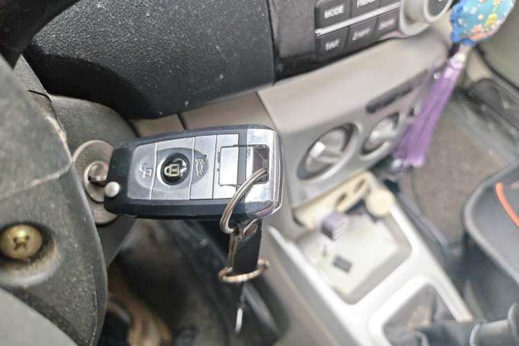 Used CHANGAN Alsvin V3 2012 1.3L Manual Luxury Version China IV Standard Vehicle Key