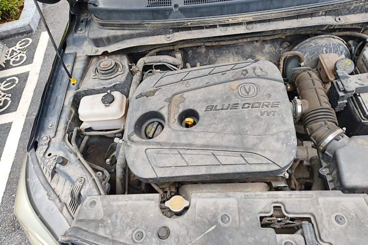 Used CHANGAN Alsvin V3 2015 1.4L Manual Warm-Hearted Model China V Standard Engine Bay Right