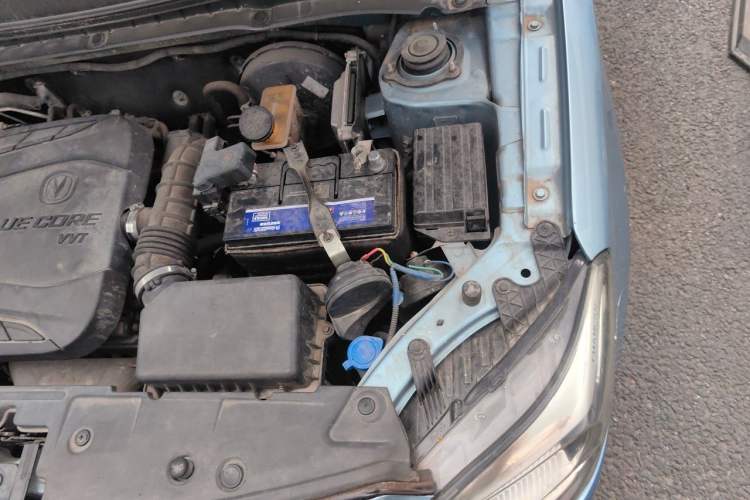 Used CHANGAN Alsvin V3 2015 1.4L Manual Warm-Hearted Model China V Standard Engine Bay Left