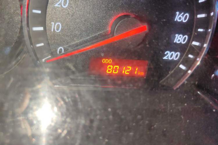 Used CHANGAN Alsvin V3 2015 1.4L Manual Warm-Hearted Model China V Standard Odometer Close Up