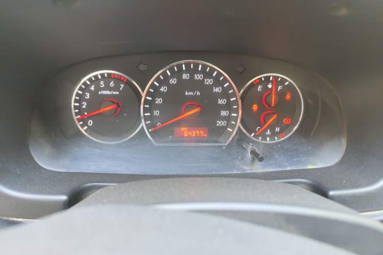 Used CHANGAN Alsvin V3 2015 1.4L Manual Warm-Hearted Model China V Standard Odometer Close Up