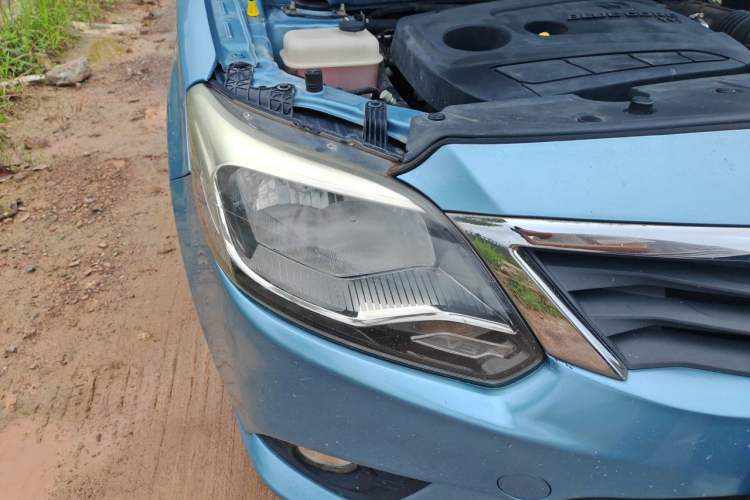Used CHANGAN Alsvin V3 2015 1.4L Manual Warm-Hearted Model China V Standard Right Front Headlight