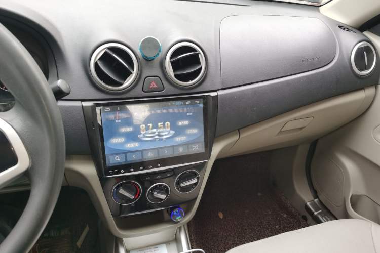 Used CHANGAN Alsvin V3 2015 1.4L Manual Warm-Hearted Model China IV Standard Audio And AC Panel