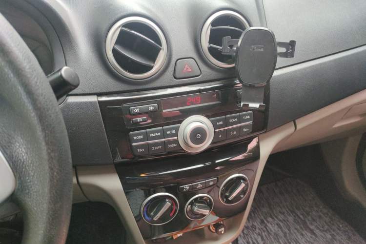 Used CHANGAN Alsvin V3 2015 1.4L Manual Meiruan Model China V Standard Audio And AC Panel