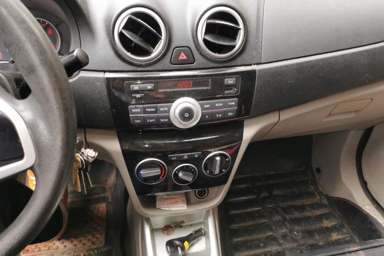 Used CHANGAN Alsvin V3 2015 1.4L Manual Meiruan Model China V Standard Audio And AC Panel
