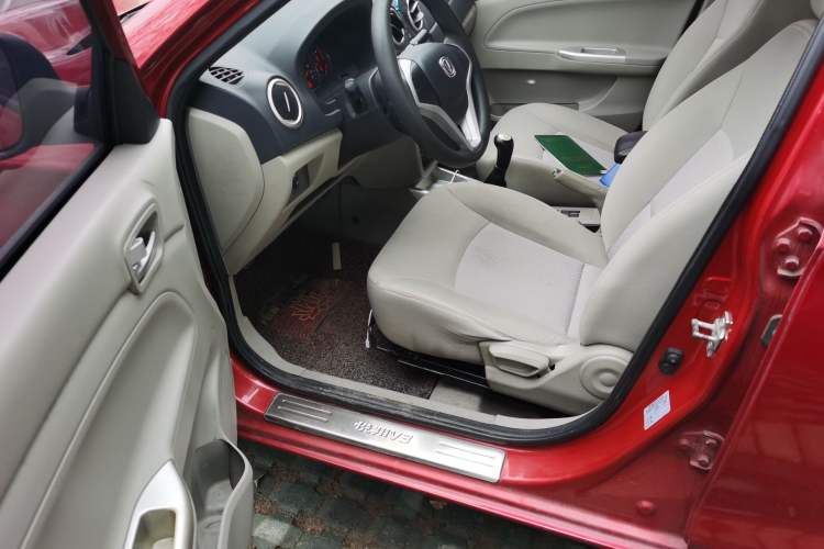 Used CHANGAN Alsvin V3 2015 1.4L Manual Warm-Hearted Model China IV Standard Driver Seat