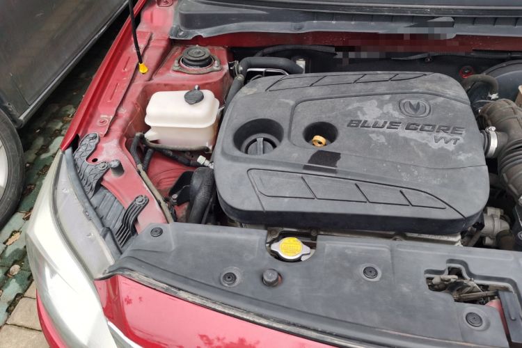 Used CHANGAN Alsvin V3 2015 1.4L Manual Warm-Hearted Model China IV Standard Engine Bay Right