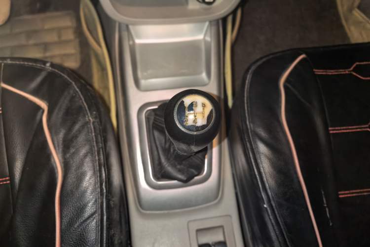 Used CHANGAN Alsvin V3 2015 1.4L Manual Warm-Hearted Model China V Standard Gear Lever