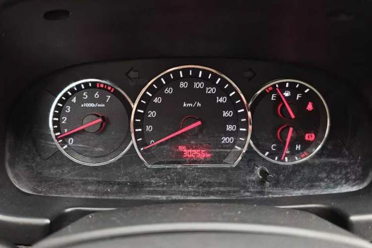 Used CHANGAN Alsvin V3 2015 1.4L Manual Meiruan Model China V Standard Odometer Close Up