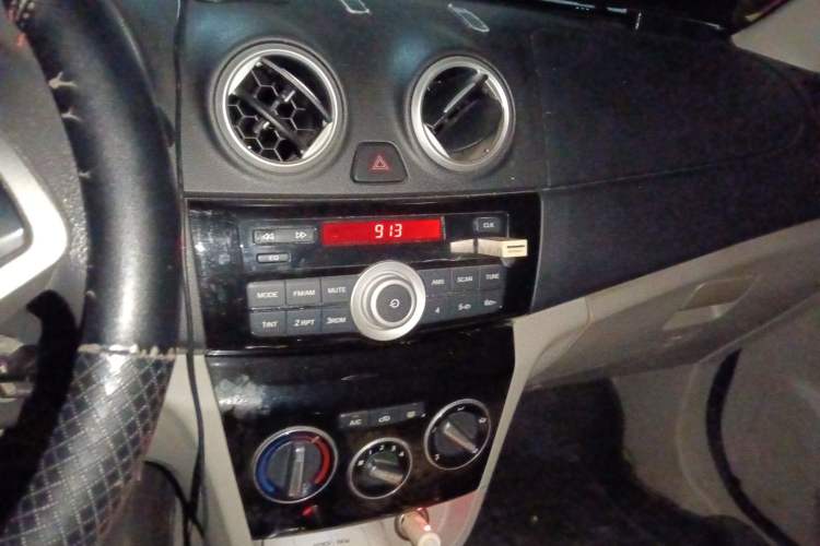 Used CHANGAN Alsvin V3 2015 1.4L Manual Meiman Model China IV Standard Audio And AC Panel