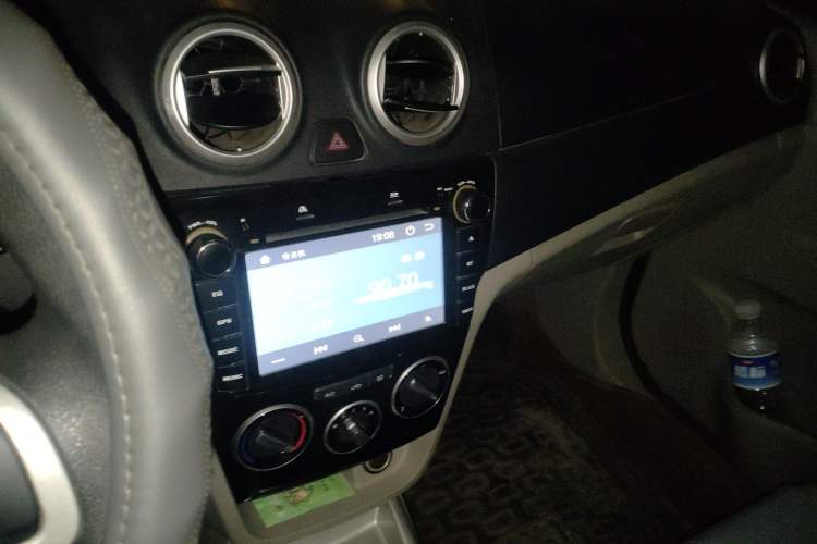 Used CHANGAN Alsvin V3 2015 1.4L Manual Warm-Hearted Model China V Standard Audio And AC Panel