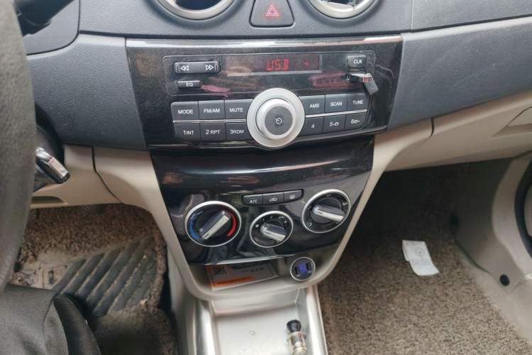 Used CHANGAN Alsvin V3 2015 1.4L Manual Meiruan Model China V Standard Audio And AC Panel