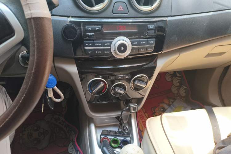 Used CHANGAN Alsvin V3 2015 1.4L Manual Meiruan Model China V Standard Audio And AC Panel