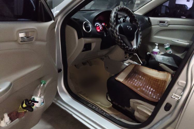 Used CHANGAN Alsvin V3 2015 1.4L Manual Warm-Hearted Model China IV Standard Driver Seat