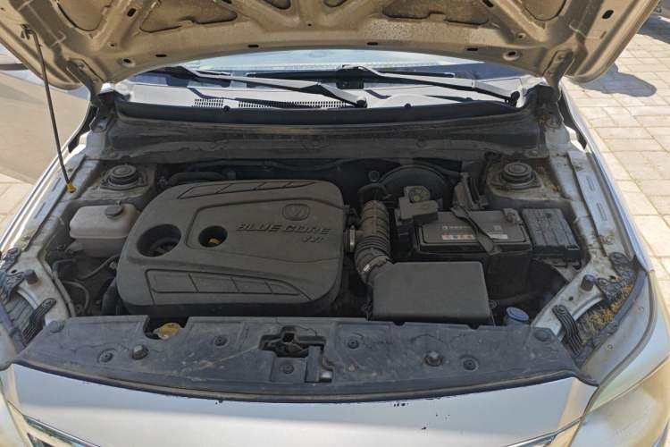 Used CHANGAN Alsvin V3 2015 1.4L Manual Warm-Hearted Model China V Standard Engine Bay