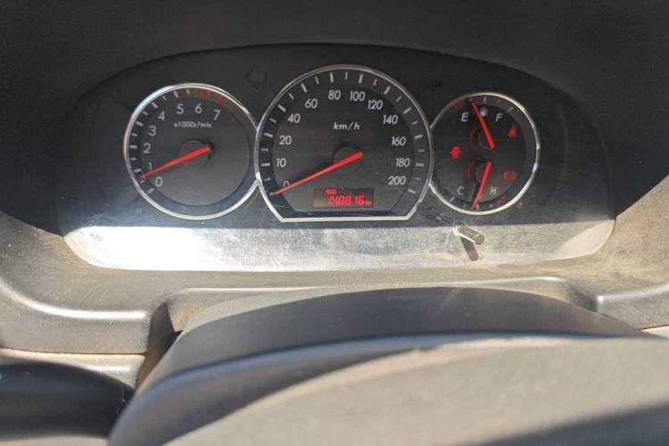 Used CHANGAN Alsvin V3 2015 1.4L Manual Warm-Hearted Model China V Standard Odometer Close Up