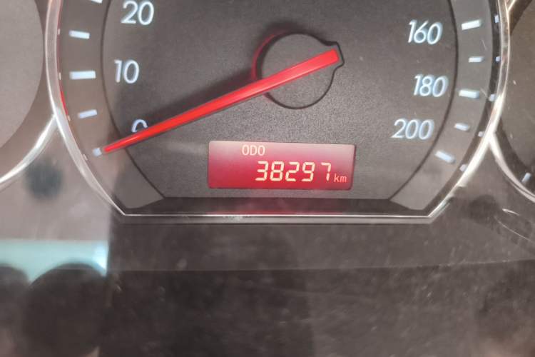 Used CHANGAN Alsvin V3 2015 1.4L Manual Meiruan Model China V Standard Odometer Close Up