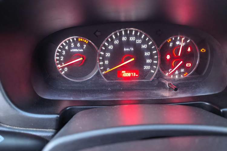 Used CHANGAN Alsvin V3 2015 1.4L Manual Meiruan Model China V Standard Odometer Close Up