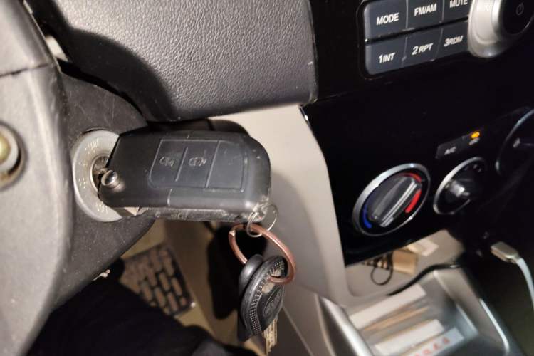 Used CHANGAN Alsvin V3 2015 1.4L Manual Warm-Hearted Model China IV Standard Vehicle Key