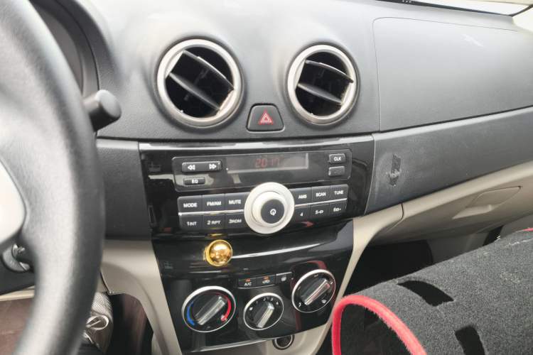 Used CHANGAN Alsvin V3 2015 1.4L Manual Meiruan Model China V Standard Audio And AC Panel